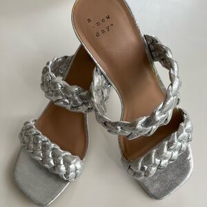 BRAND NEW Basil Heels